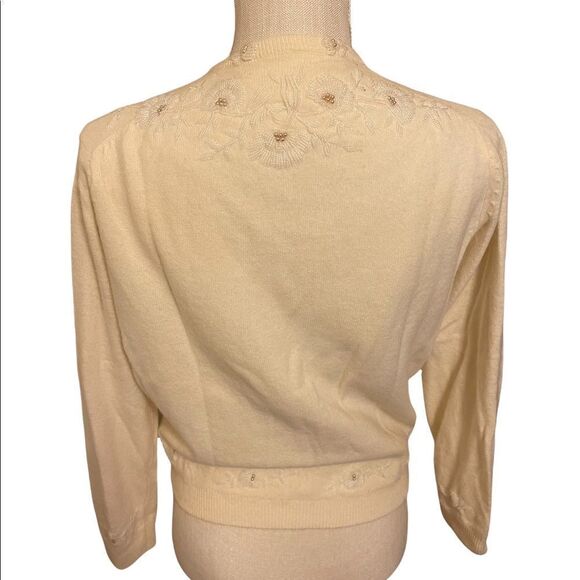 Vintage 1950’s Ruby Beading Co. Hand Beaded Cottage Cardigan Size Small - Picture 3 of 14